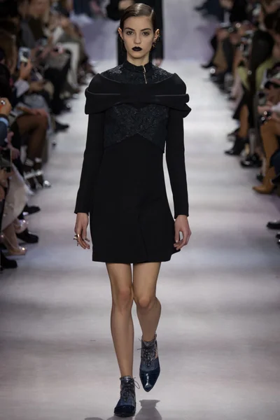 Look 3